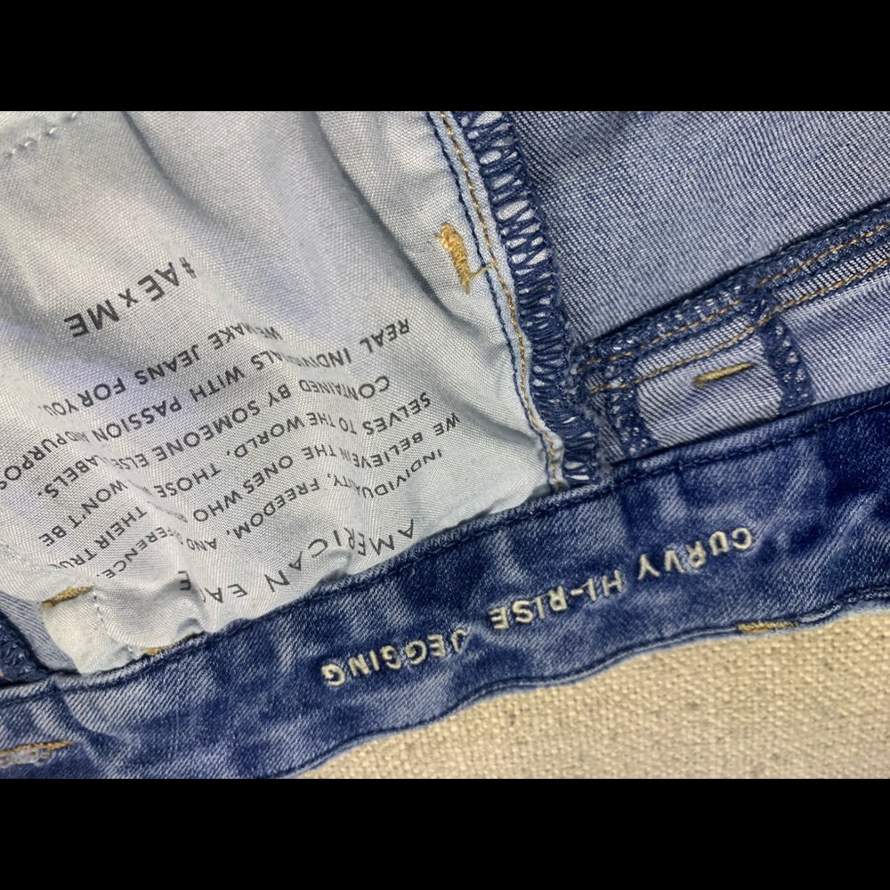 American Eagle Ripped Jeans - Picture 9 of 9
